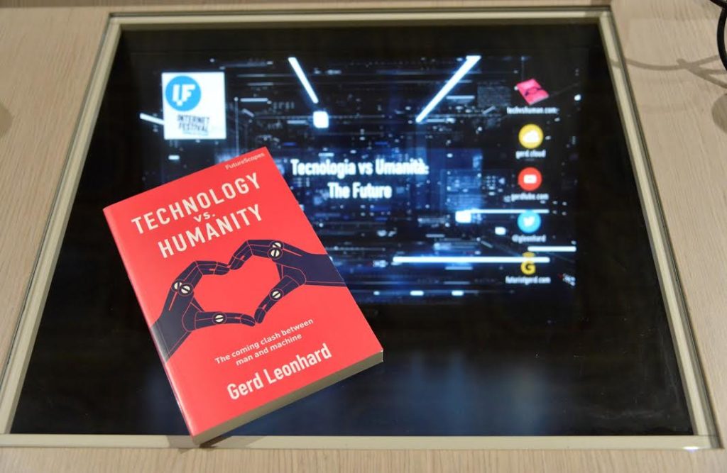 SI CHIUDE L’EDIZIONE DI INTERNET FESTIVAL 2019: “SOSTENERE LA TECNOLOGIA, NON DIVENTARE TECNOLOGIA