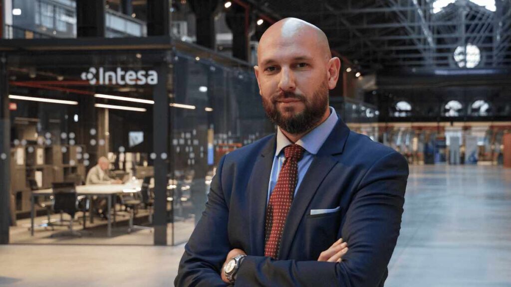 Nasce Intesa Hive che integra l’IA nei processi amministrativi
