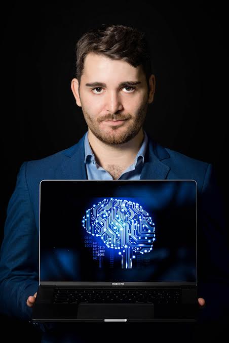 Oltre il chatbot: con Userbot 3.0 gli agenti AI fanno squadra al servizio delle imprese