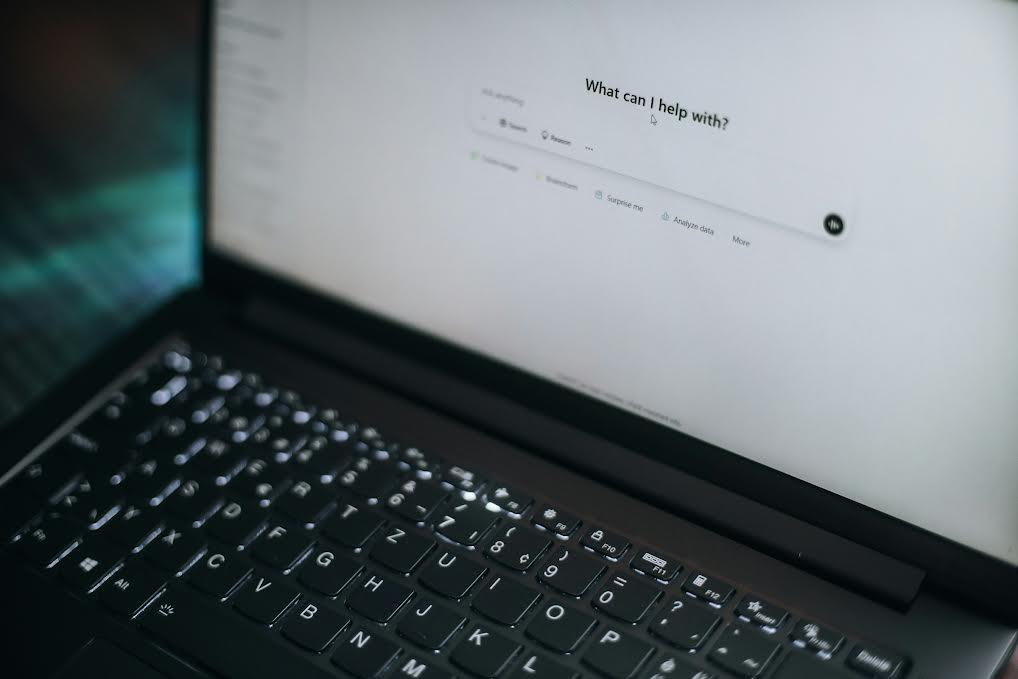 SEO AI: LA NUOVA FRONTIERA DEL MARKETING DIGITALE SPIEGATA DA MICHELE DE CAPITANI, FONDATORE DI WEB LEADERS